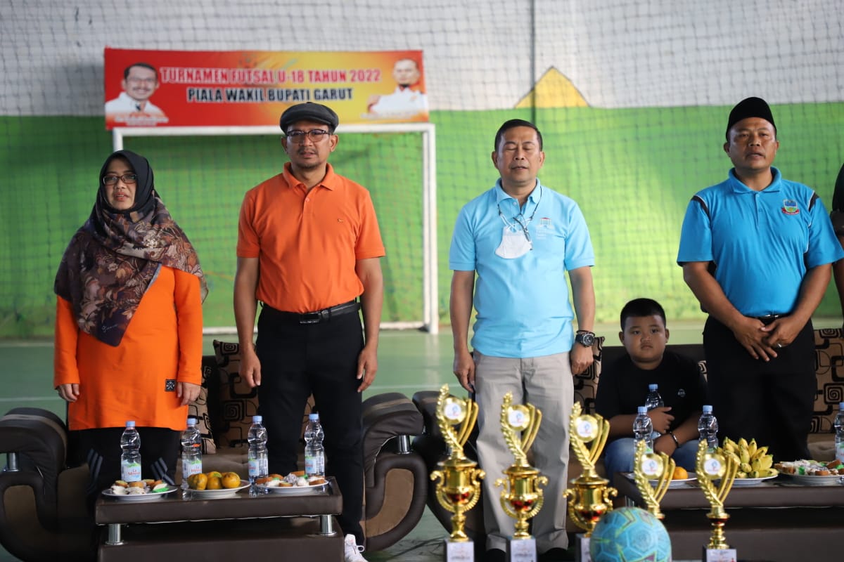 camat-kersamanah-mendampingi-wakil-bupati-garut-dalam-acara-pembukaan-turnamen-futsal-u-18